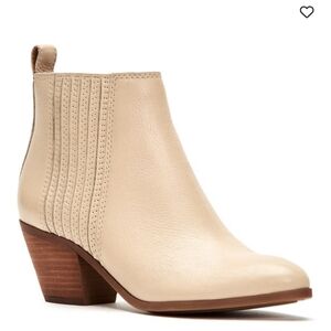 ❤️NWOB Frye & Co. Jacy Chelsea Pebble Leather Zip Side Ankle Booties, Creme, 7